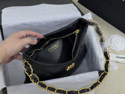 C style hobo vintage handbag-Luxeon