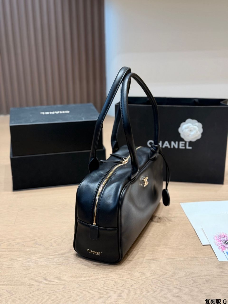 Black and gold bowling bag 19*35.5*12.5cm