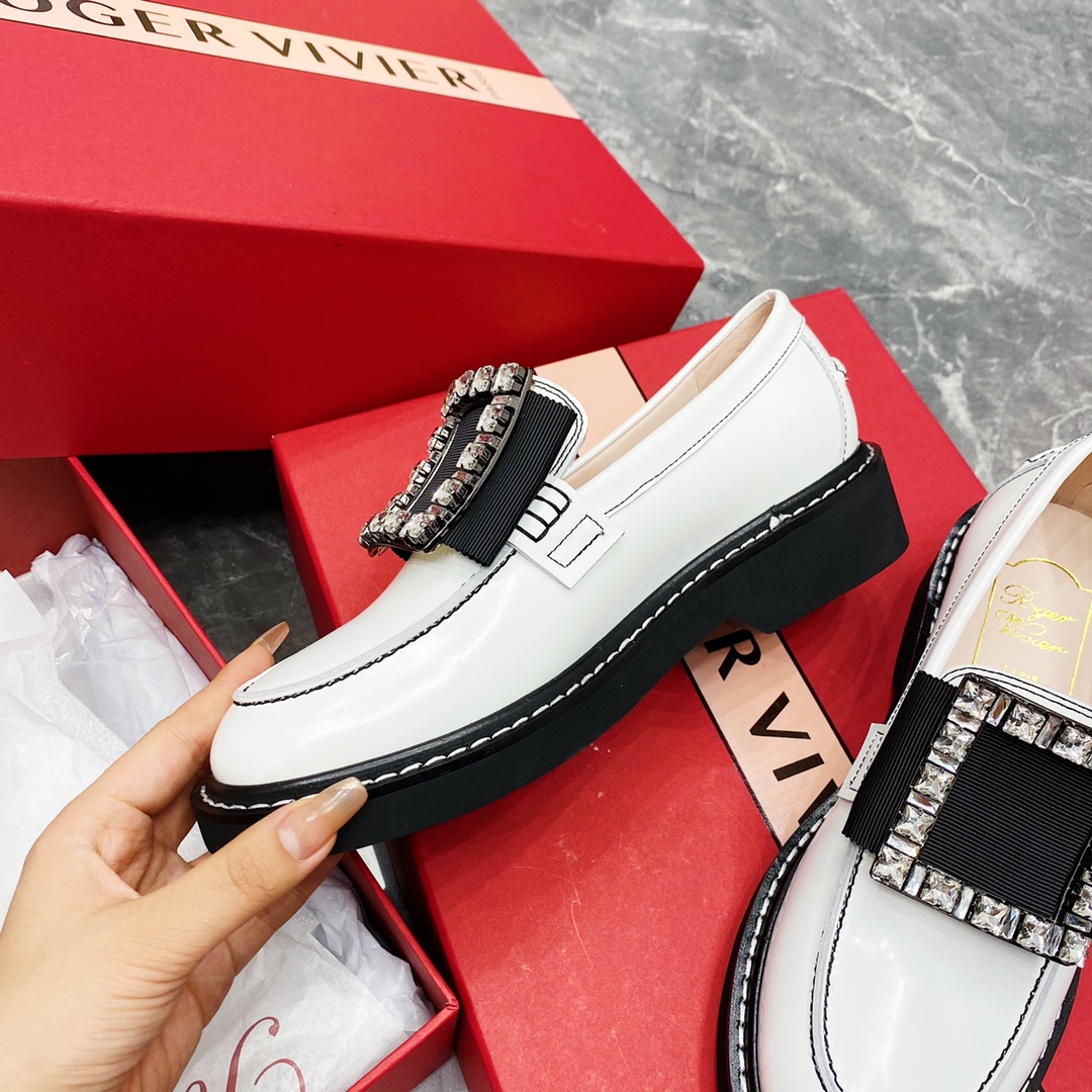 Roger Vivier buckle Mary Jane shoes-Luxeon
