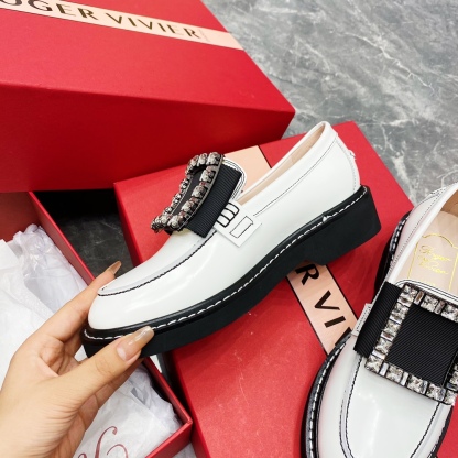 Roger Vivier buckle Mary Jane shoes-Luxeon