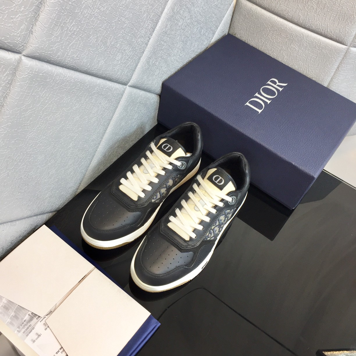 D style Fashion casual sneakers-Luxeon