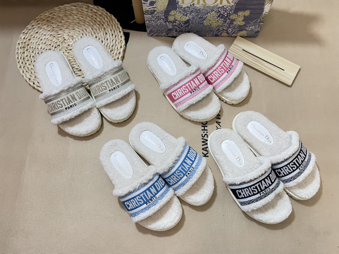 D style Autumn& winter new embroideried wool slippers-Luxeon