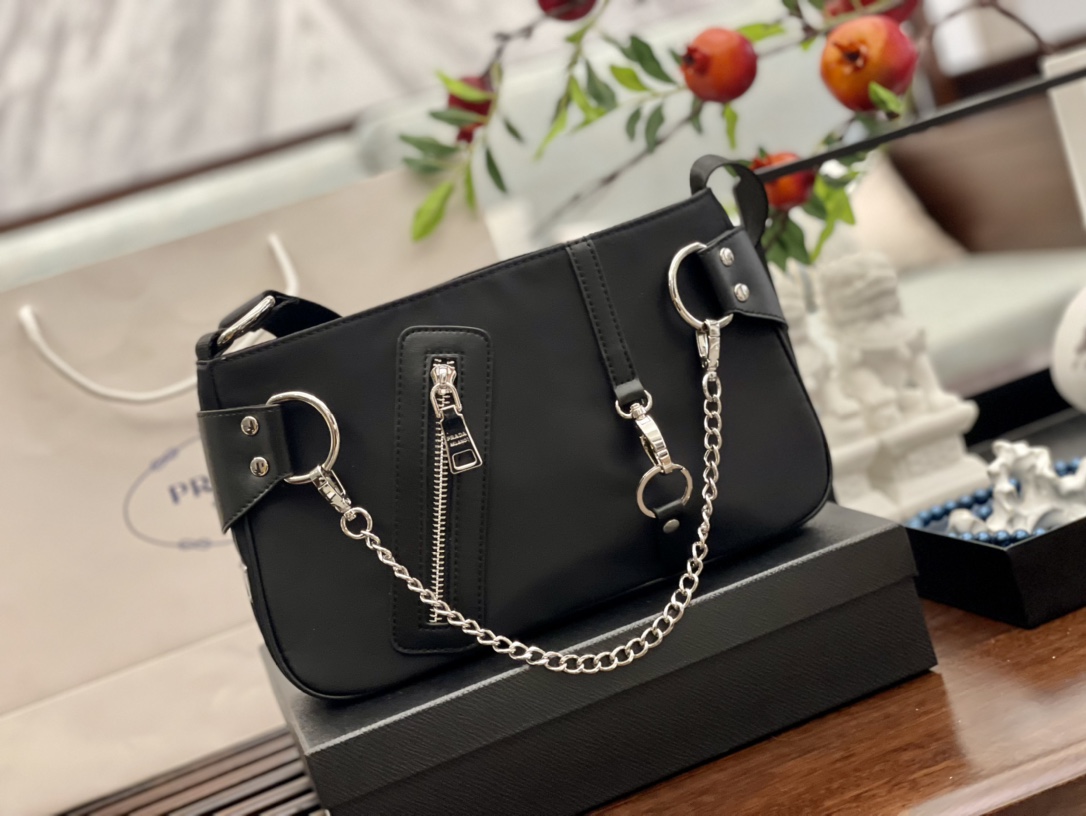 P style Vintage Shouder Bags-Luxeon