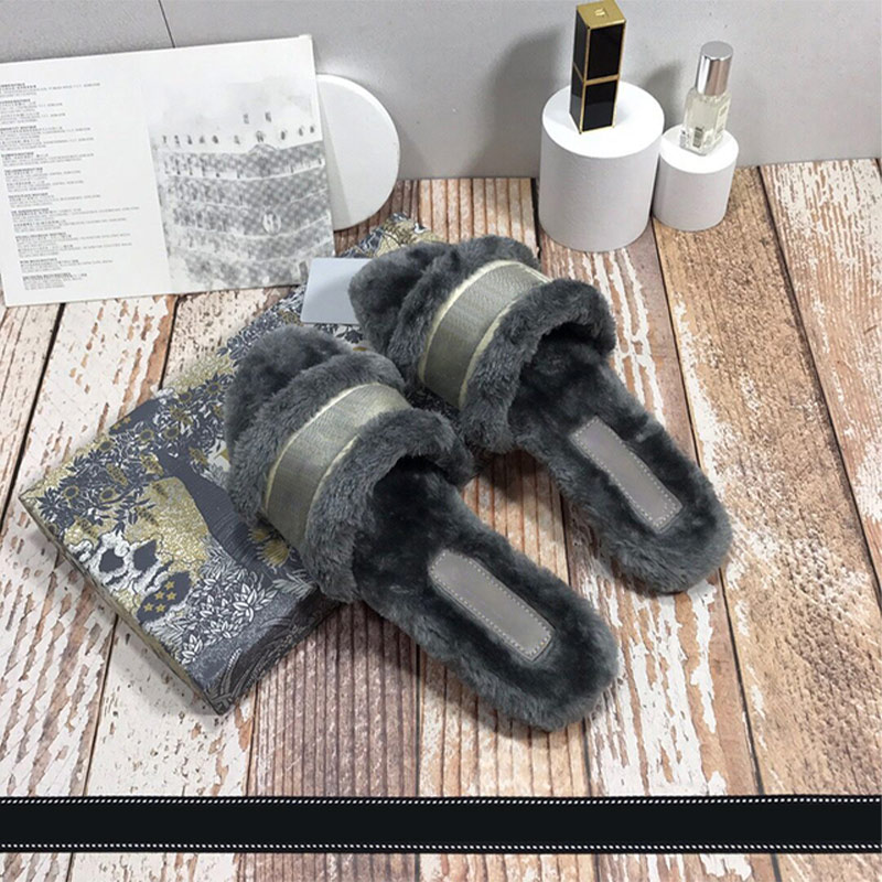 D style Women Warm Embroidery Slippers-Luxeon