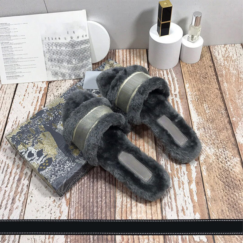 D style Women Warm Embroidery Slippers-Luxeon