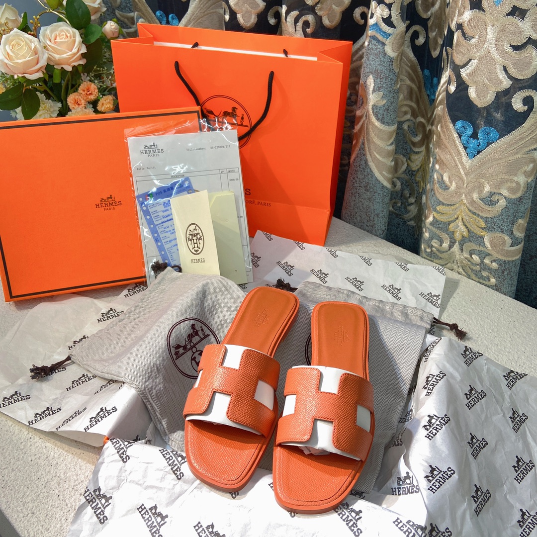 H style Flat Slippers-Luxeon
