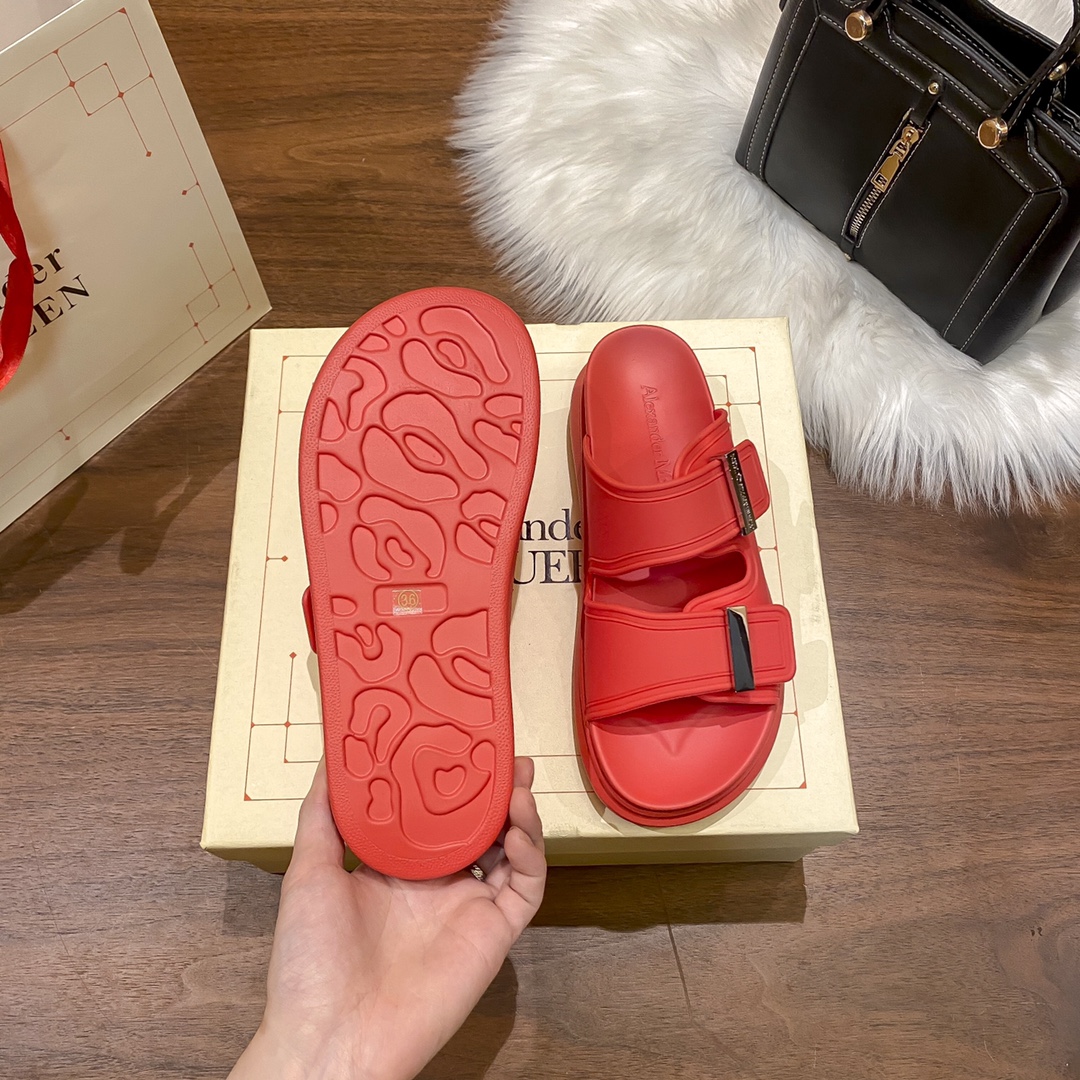 Mcqueen women thick sole sandals-Luxeon