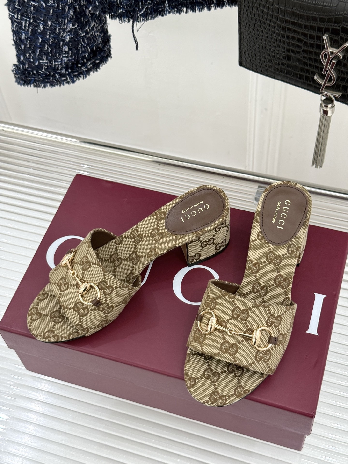 Horsebit high-heeled slippers