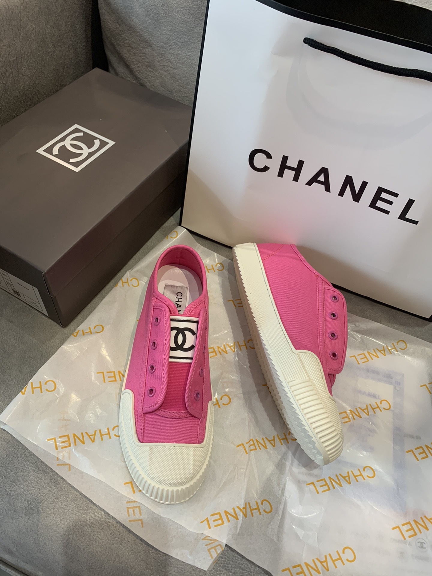 C style classic canvas casual shoes-Luxeon