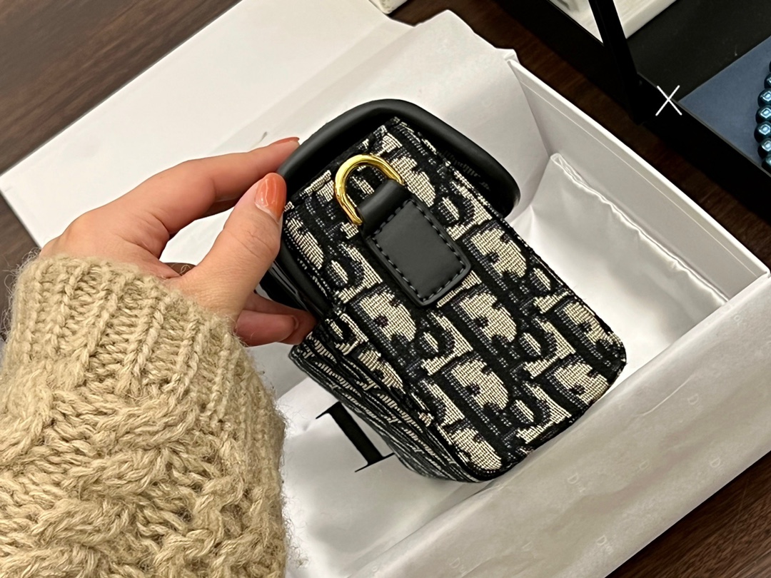 D style Montaigne 30 shoulder bags-Luxeon