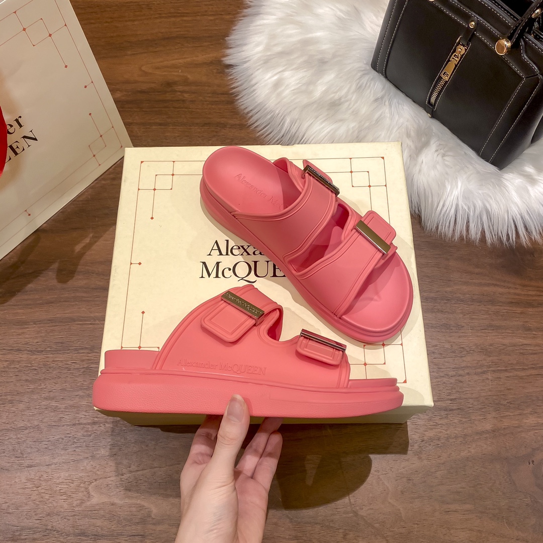 Mcqueen women thick sole sandals-Luxeon