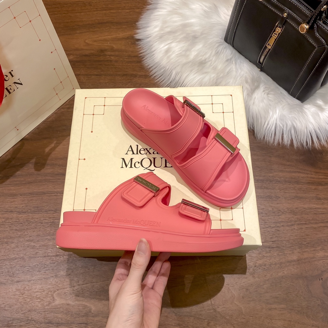 Mcqueen women thick sole sandals-Luxeon