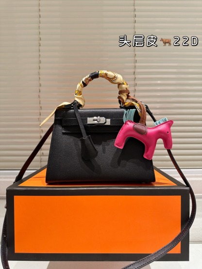 Women Hand bag size22cm