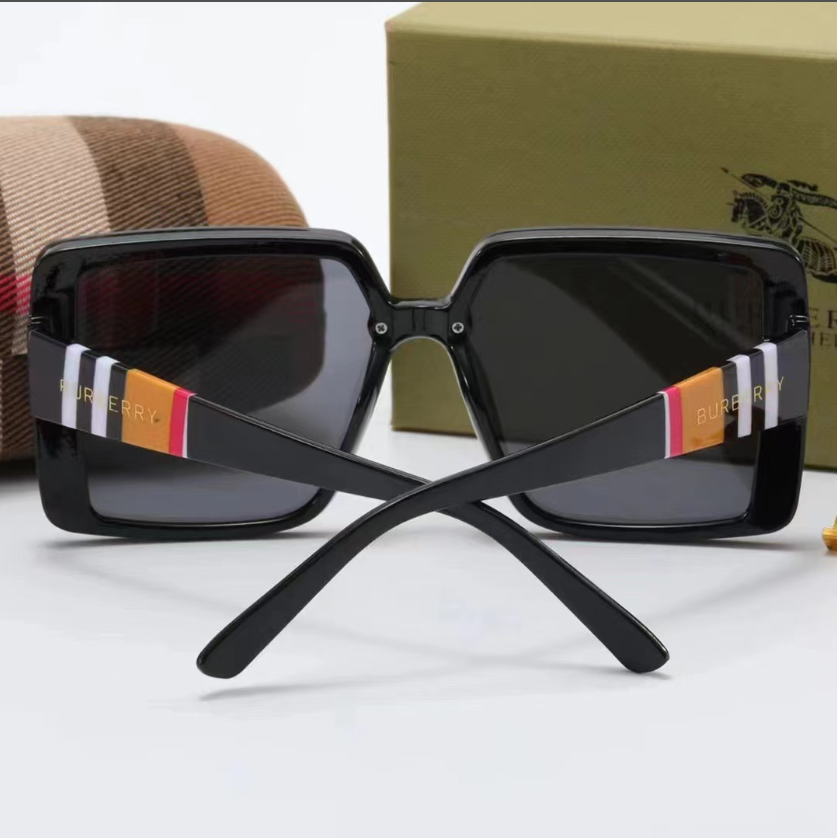 Burberry classic square frame sunglasses-Luxeon
