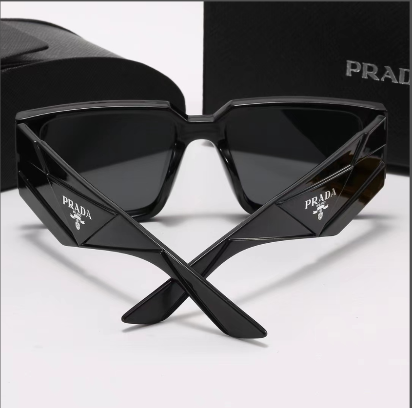 P style fashion square frame sunglasses-Luxeon