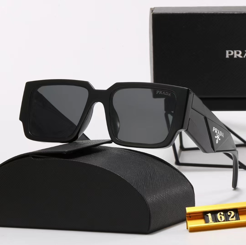 P style fashion square frame sunglasses-Luxeon