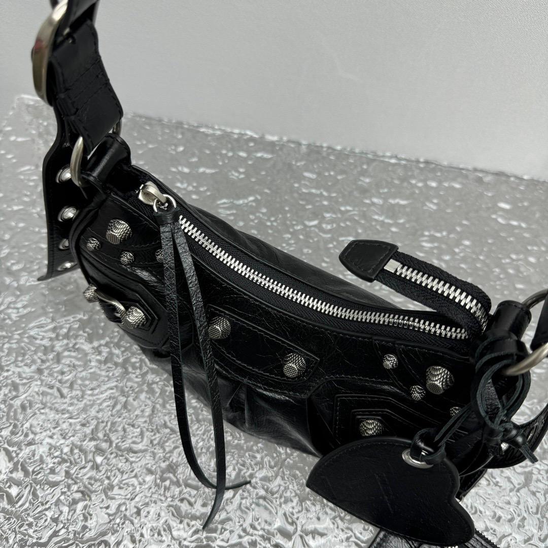 B style Crossbody Bags