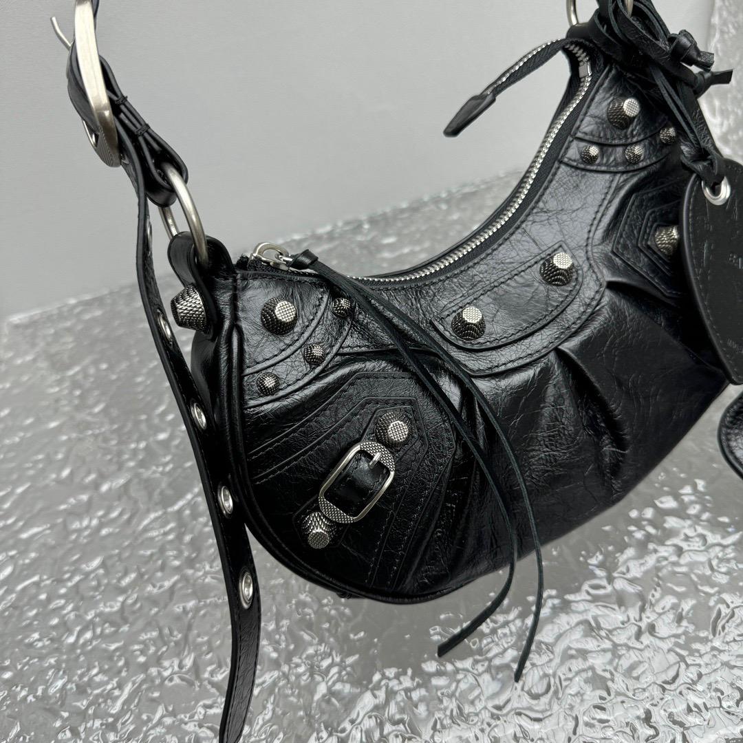 B style Crossbody Bags