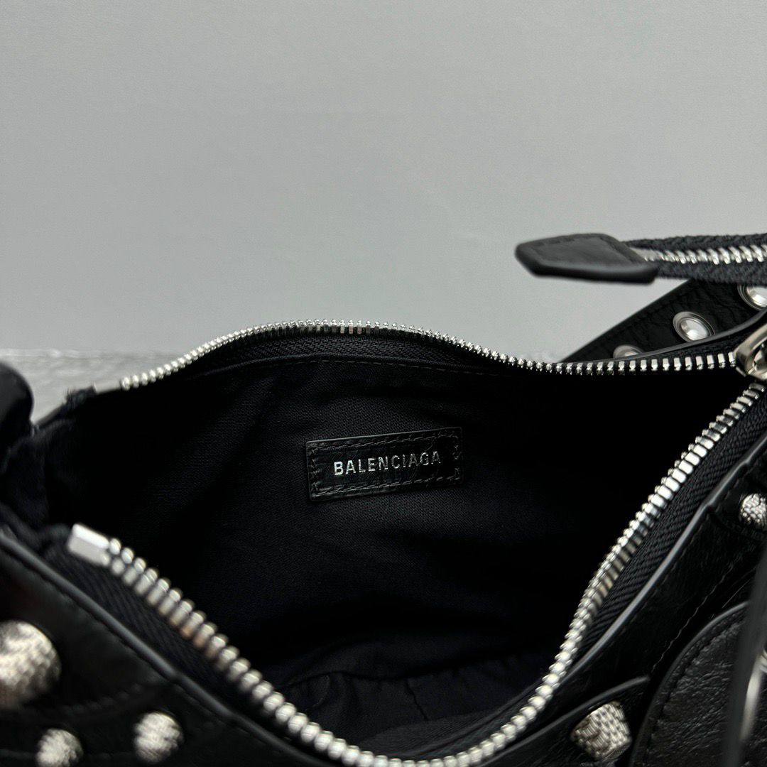 B style Crossbody Bags