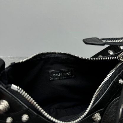 B style Crossbody Bags