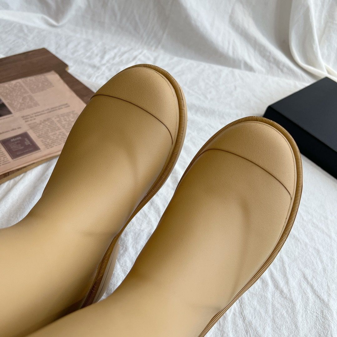 C style vintage rain boots