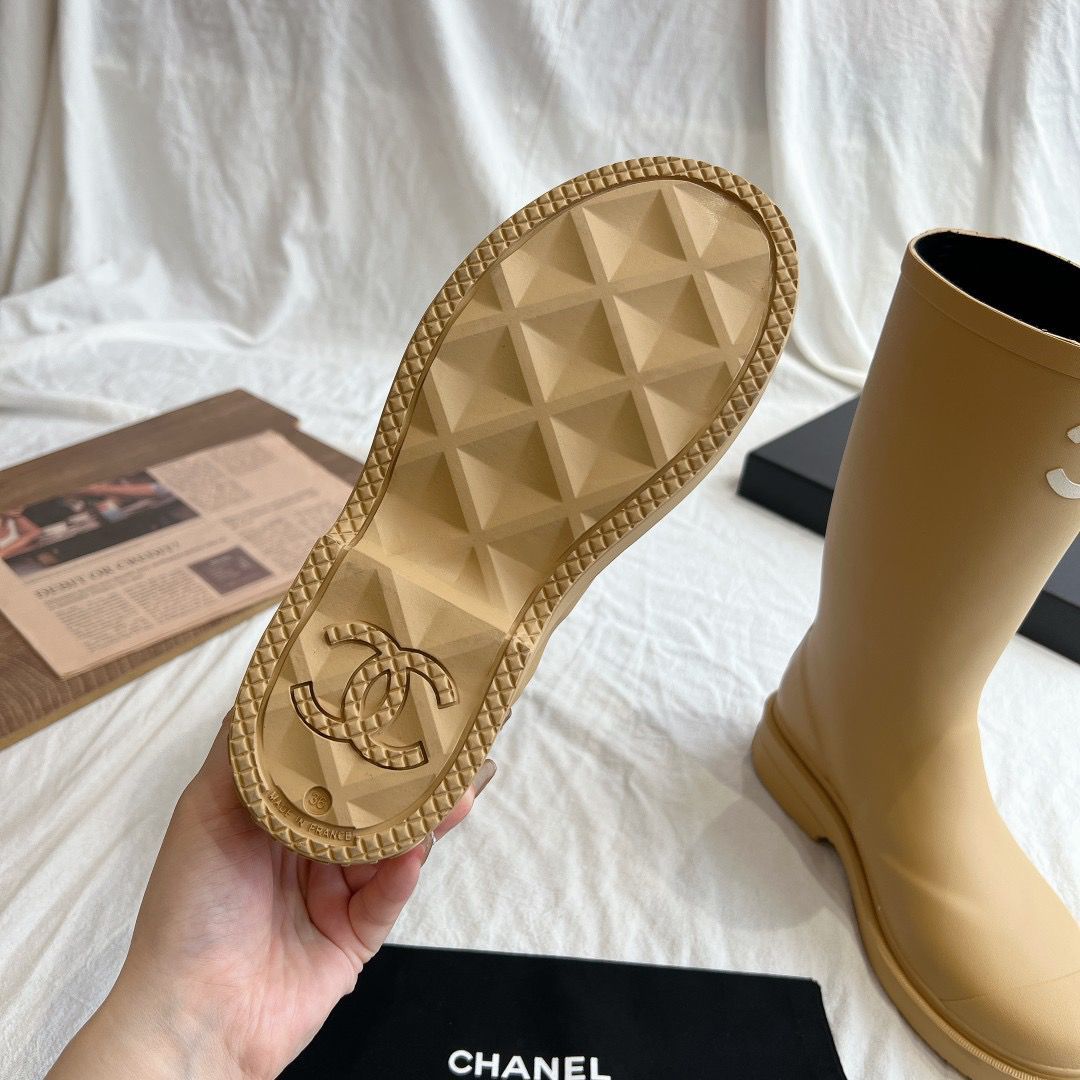 C style vintage rain boots