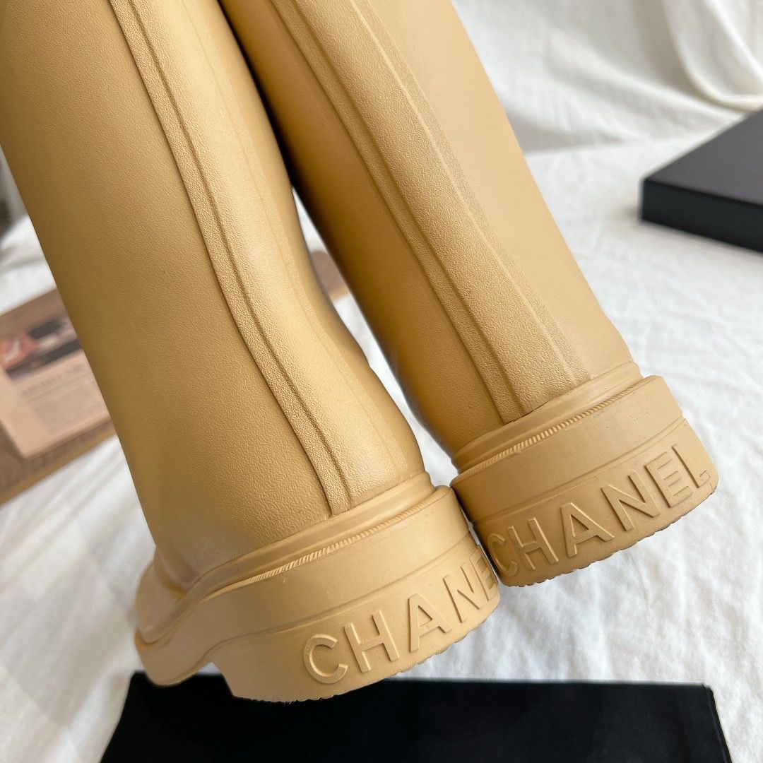 C style vintage rain boots