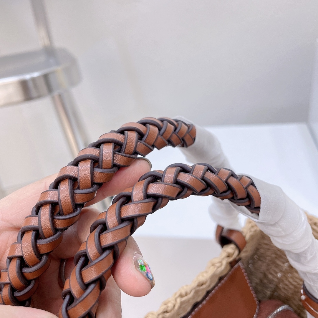 P style straw basket handbags-Luxeon