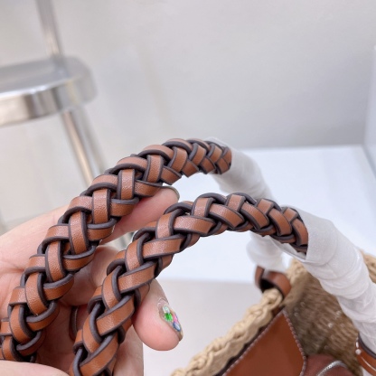 P style straw basket handbags-Luxeon