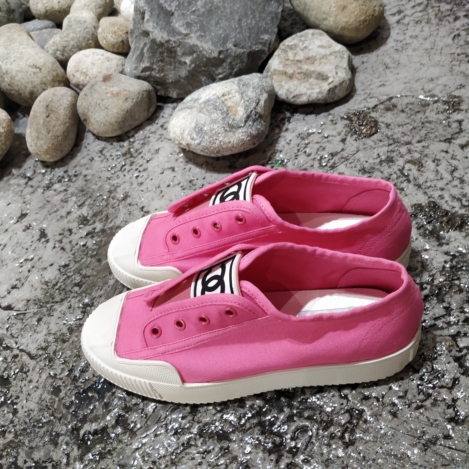 C style double C logo white shoes-Luxeon