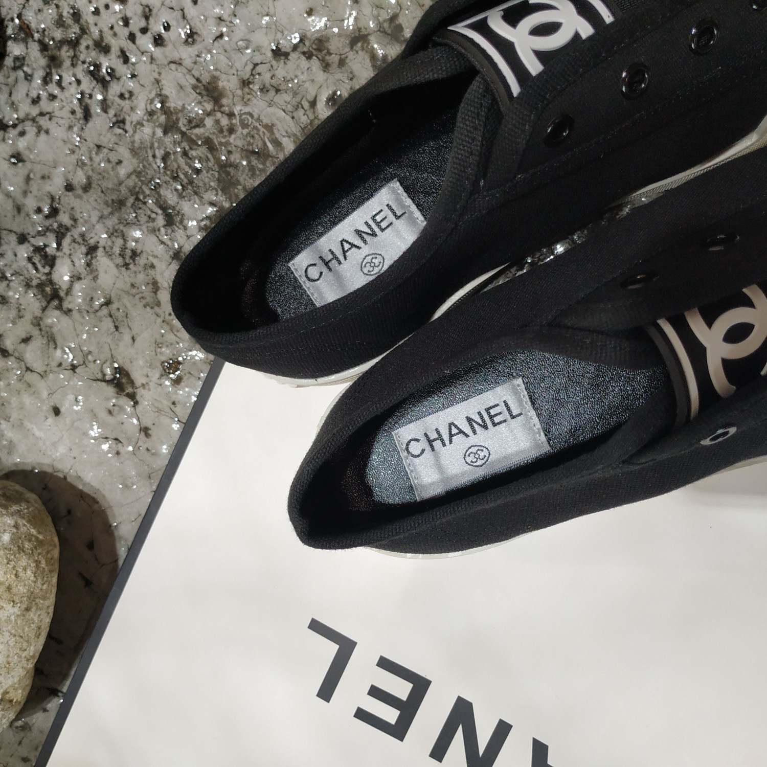 C style double C logo white shoes-Luxeon