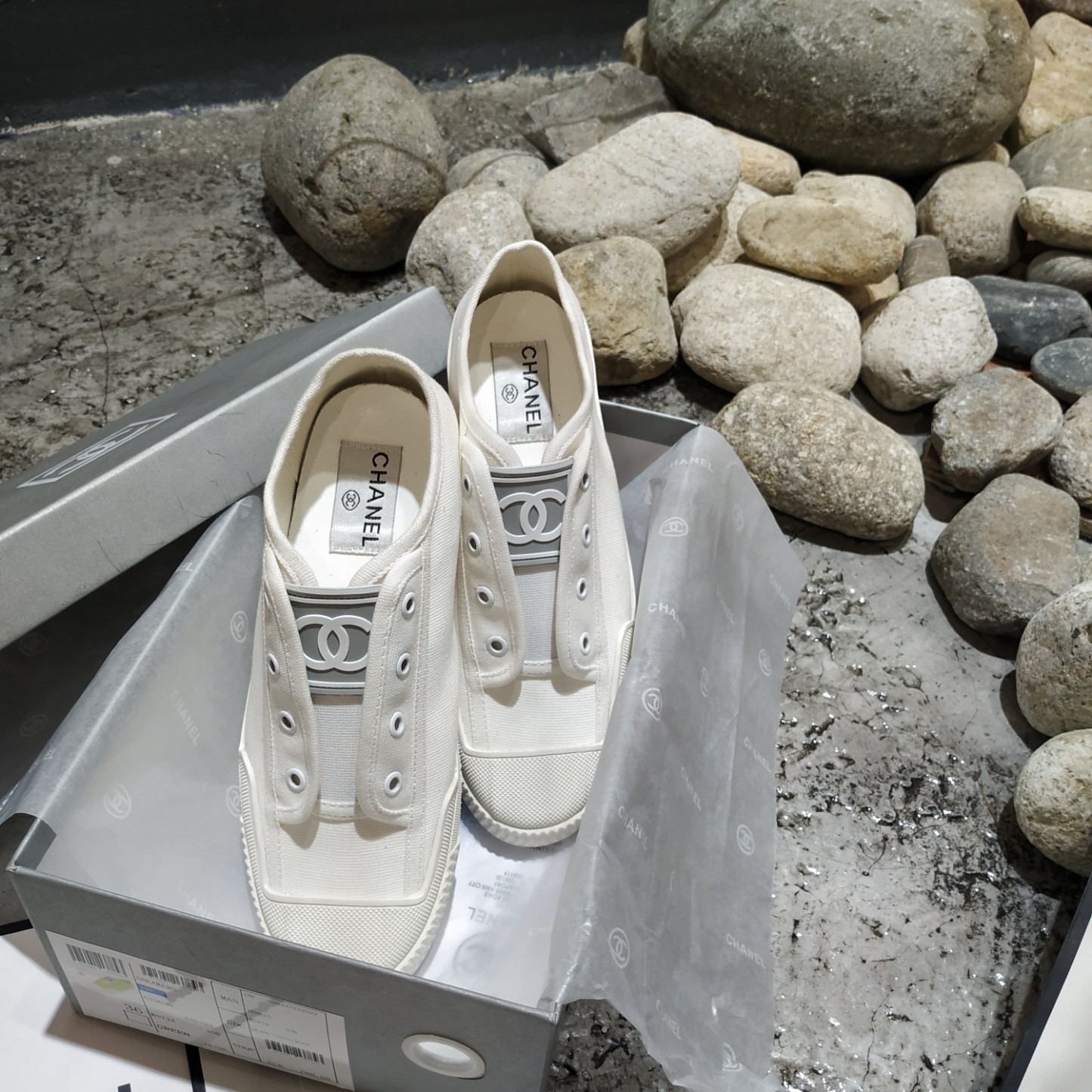 C style double C logo white shoes-Luxeon