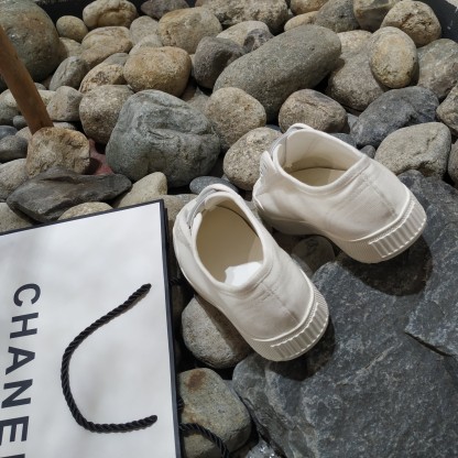 C style double C logo white shoes-Luxeon