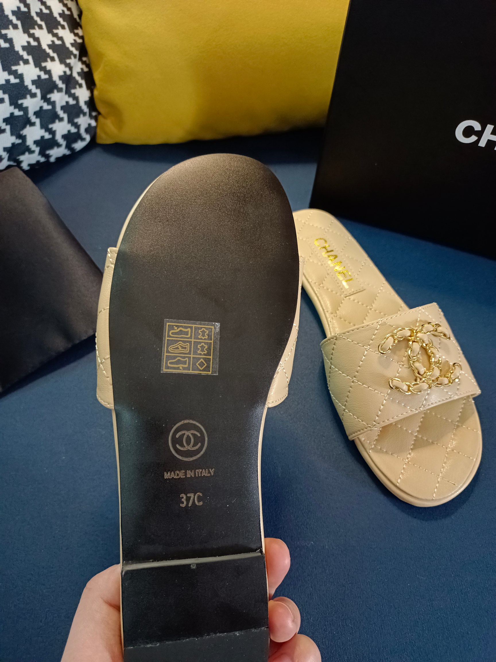 C style 2023 New Products Lingge Double C Chain Buckle Slippers-Luxeon