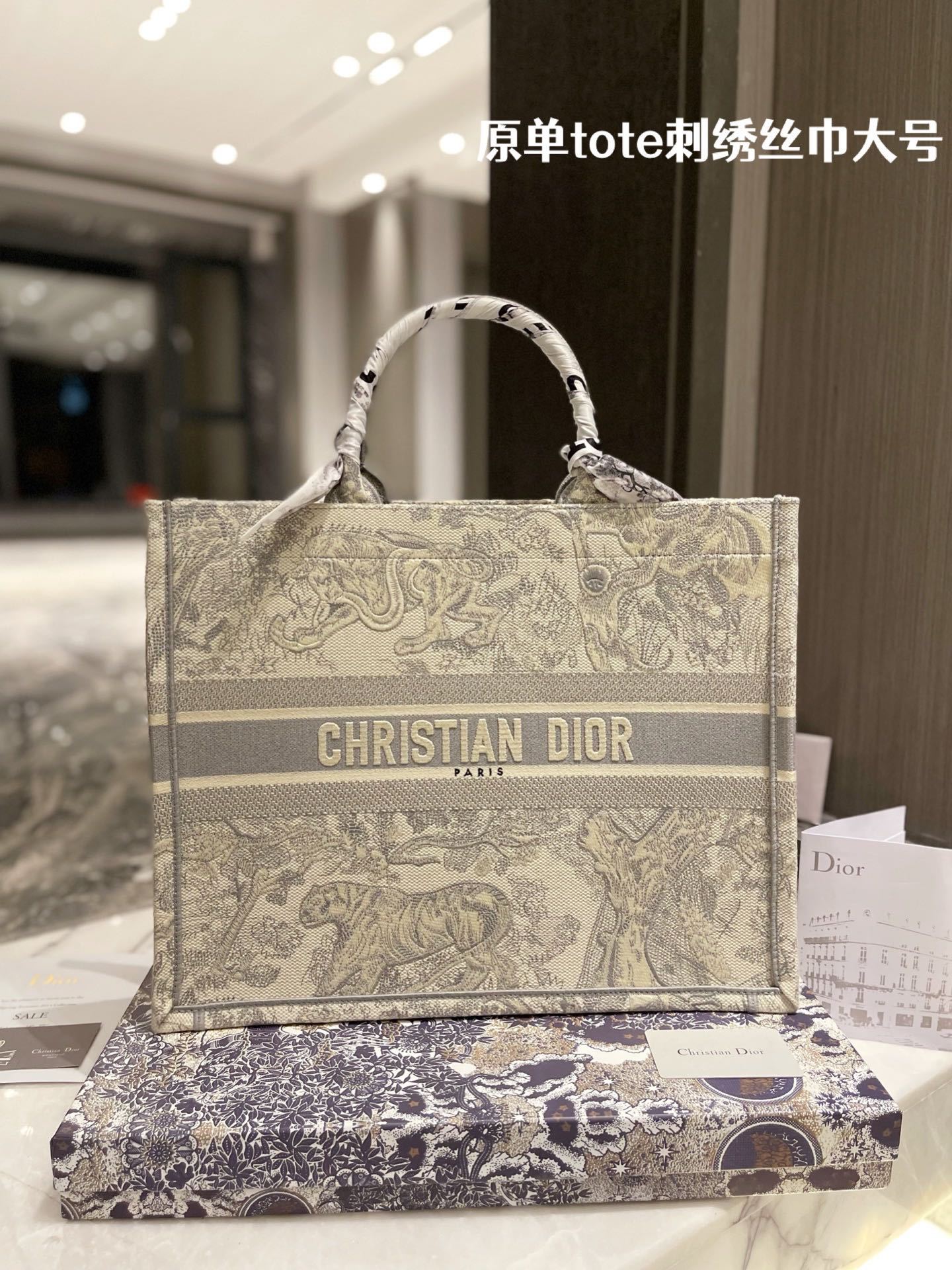 D style Book Tote Classic Handbags-Luxeon