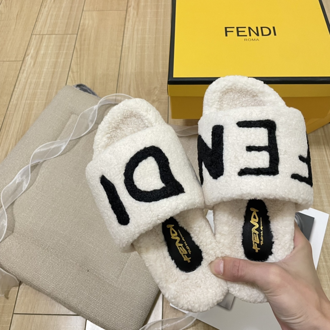 F style new women winter plush slippers-Luxeon
