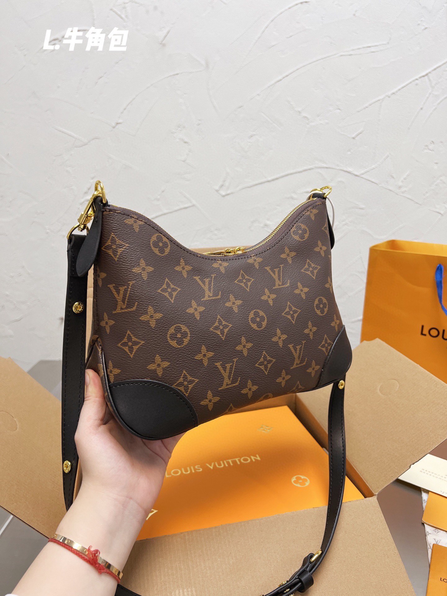 L style bag Handbags Vintage-Luxeon