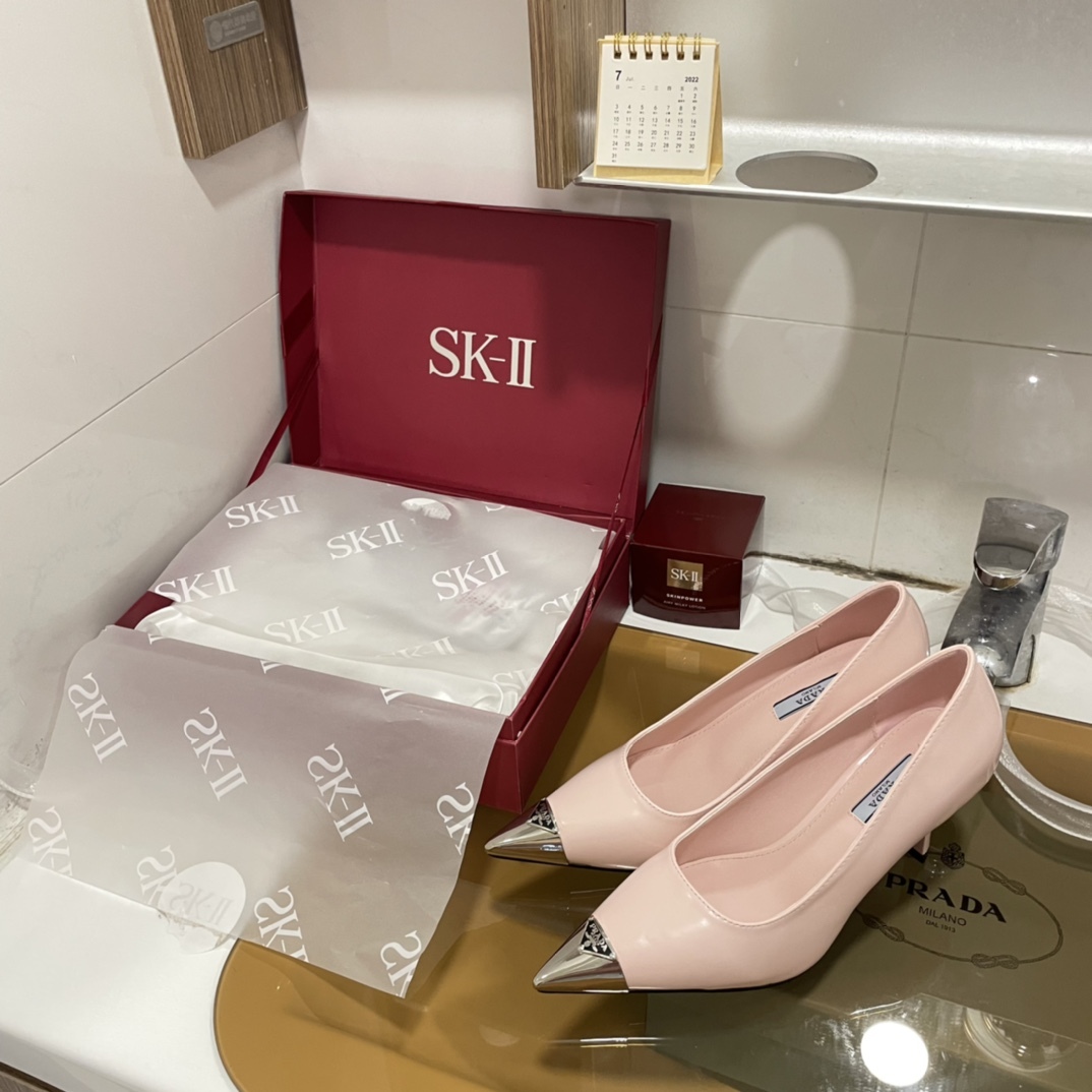 P style classic patent leather sandals high heels-Luxeon