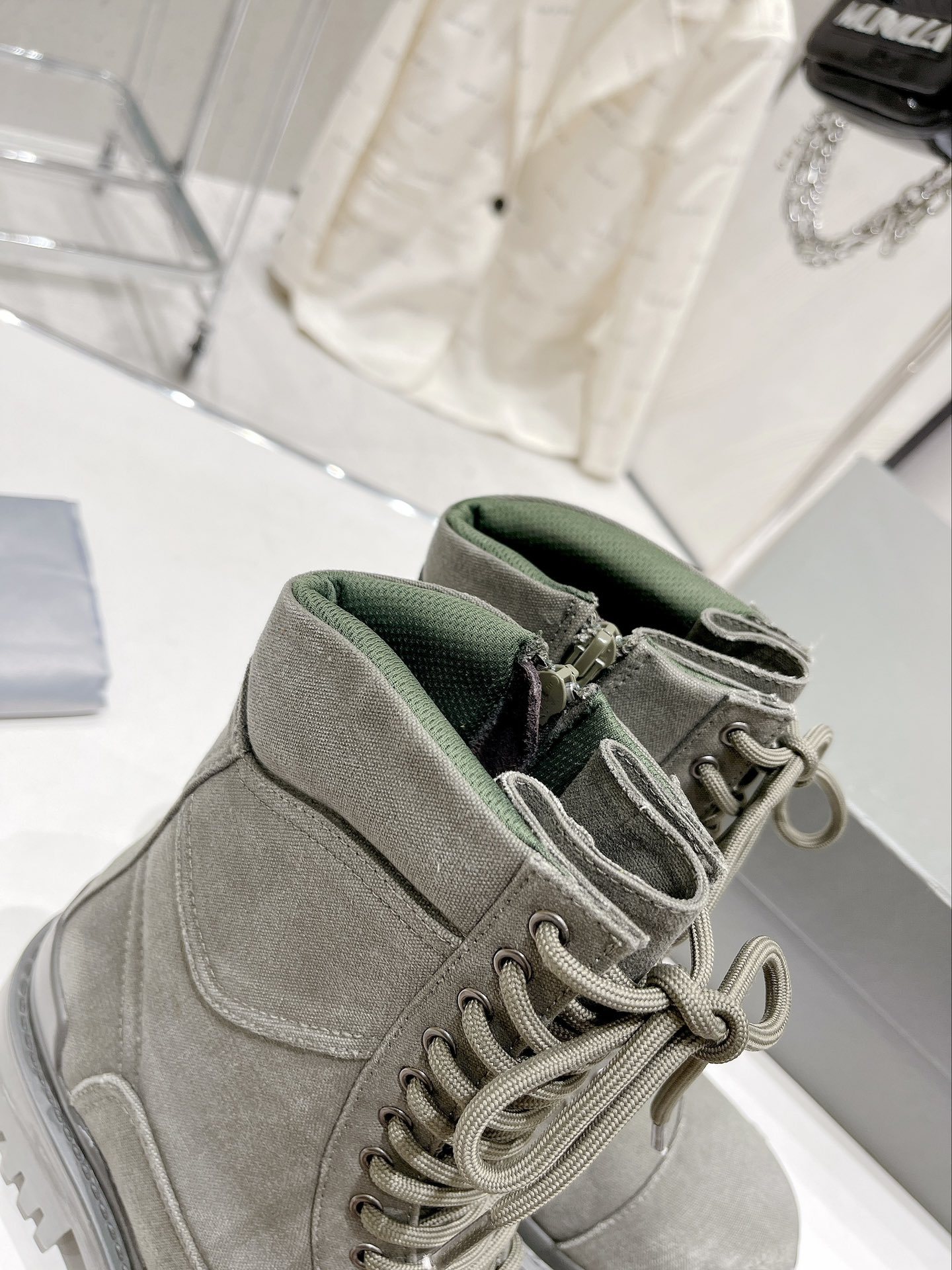 B style Strike big toe boots-Luxeon