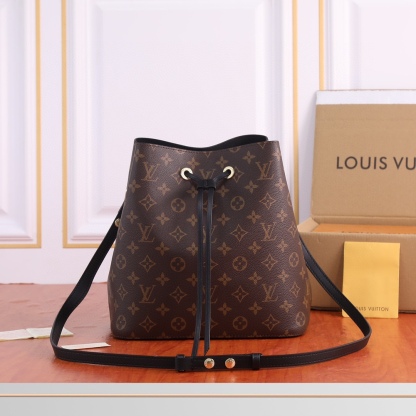 L style Bucket Tooter Bag-Luxeon