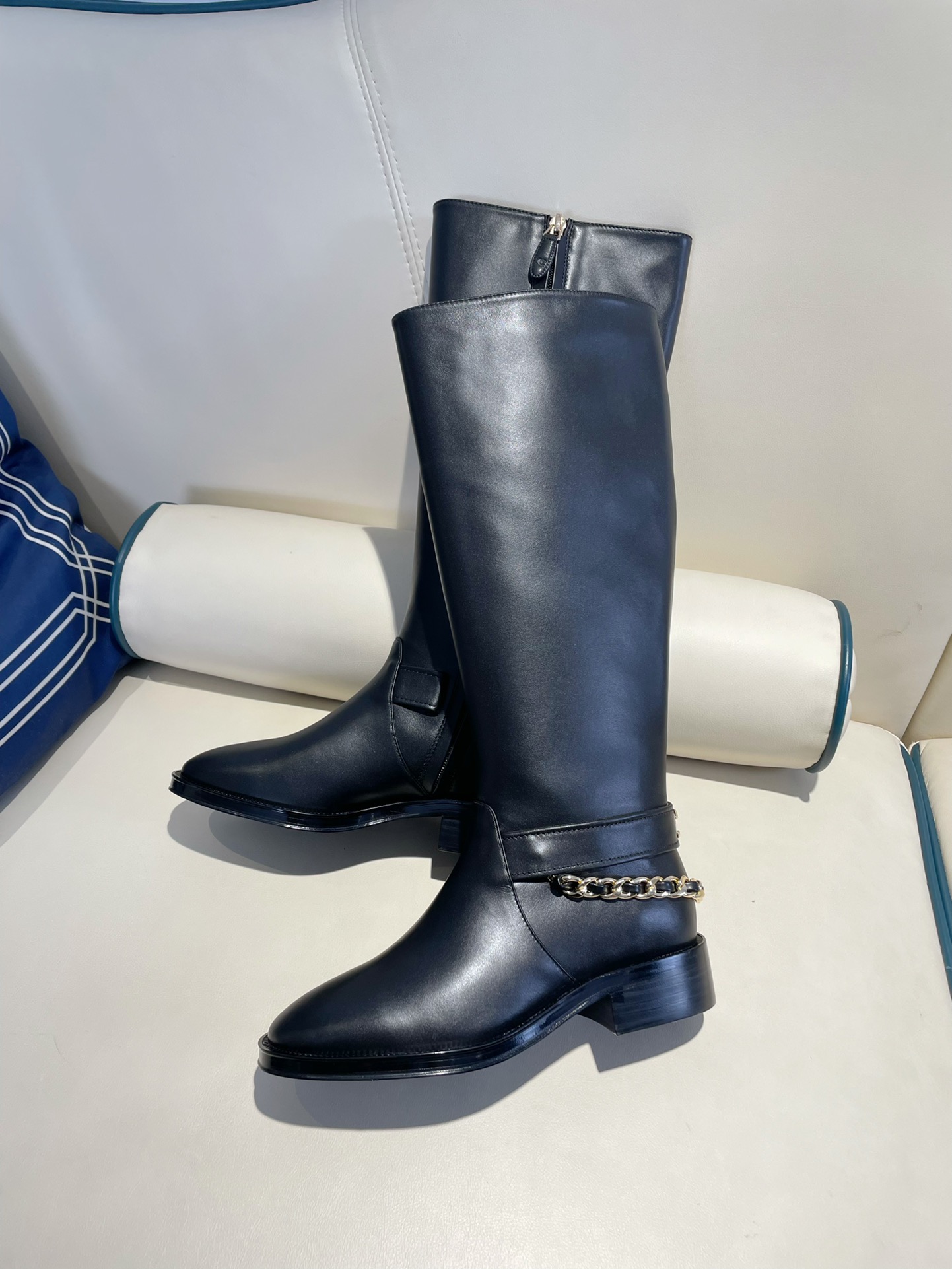 C style plush inside high knee boots with chain-Luxeon