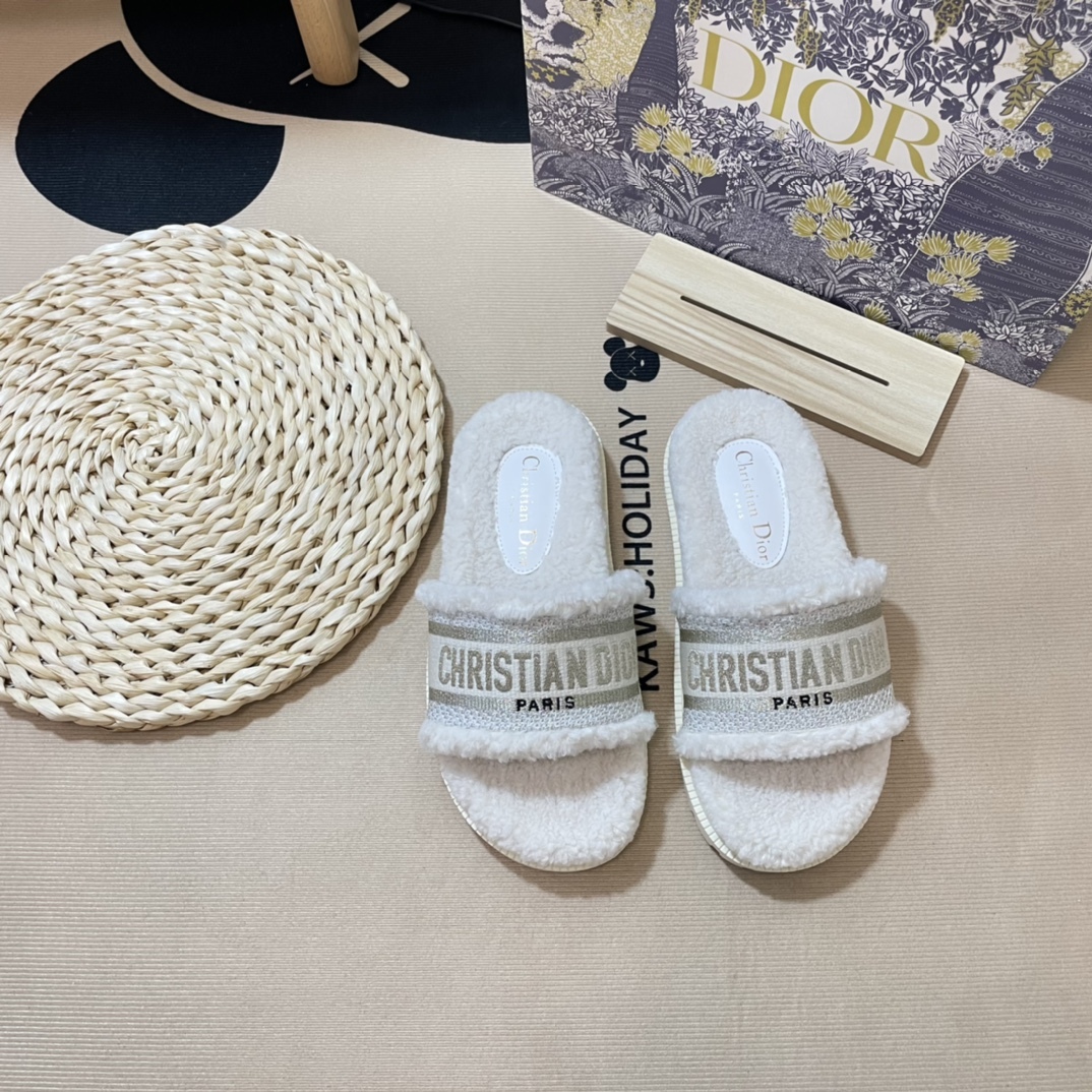 D style Autumn& winter new embroideried wool slippers-Luxeon