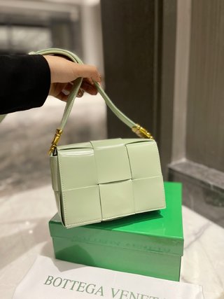 BV Bottega Veneta Cassette Handbags-Luxeon