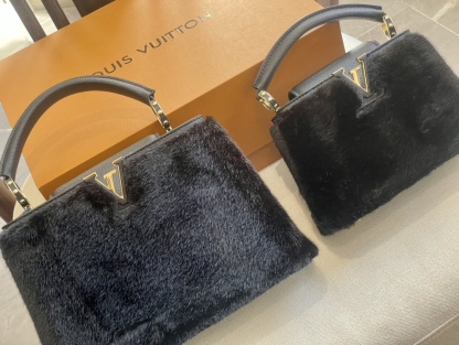 L style capcines handbag-Luxeon