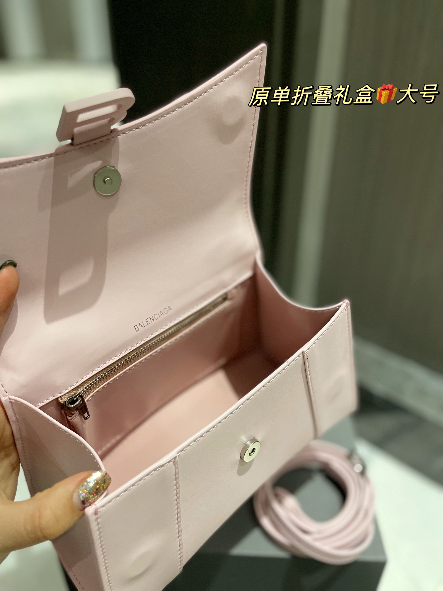 B style Hourglass Handbags Pink-Luxeon