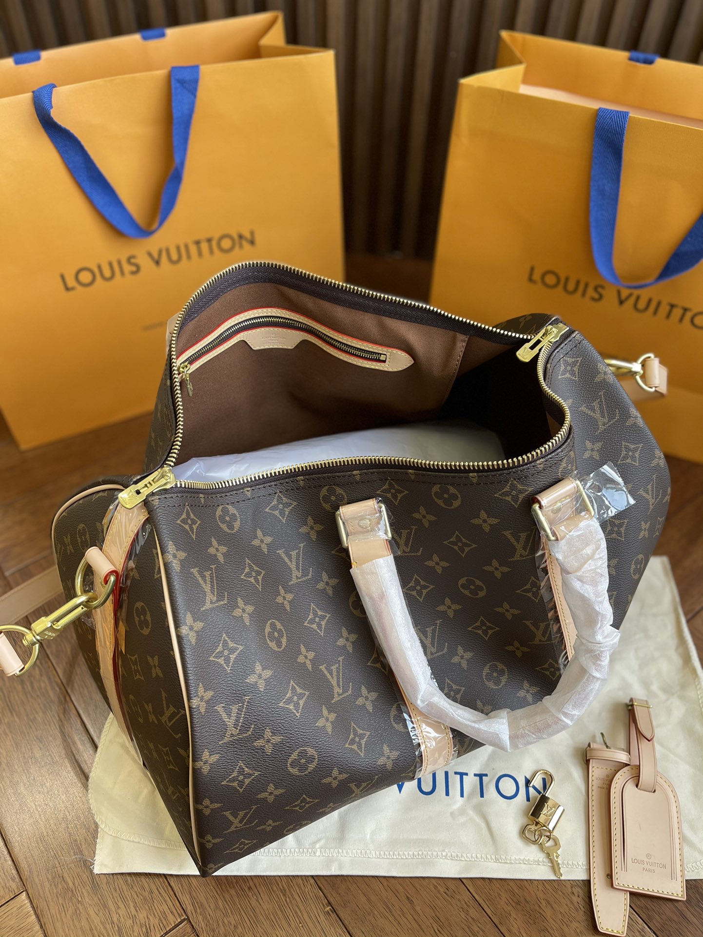 L style . Keepall Travel Bags-Luxeon