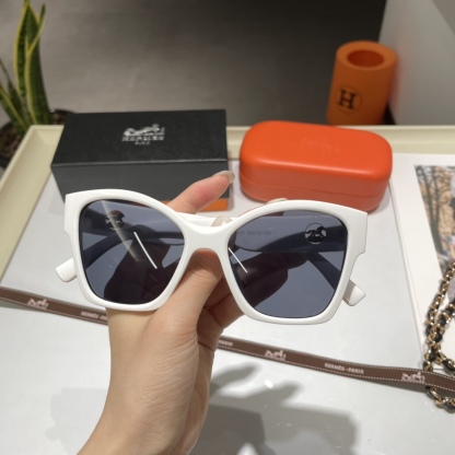 H style Fashion Casual Sunglasses-Luxeon