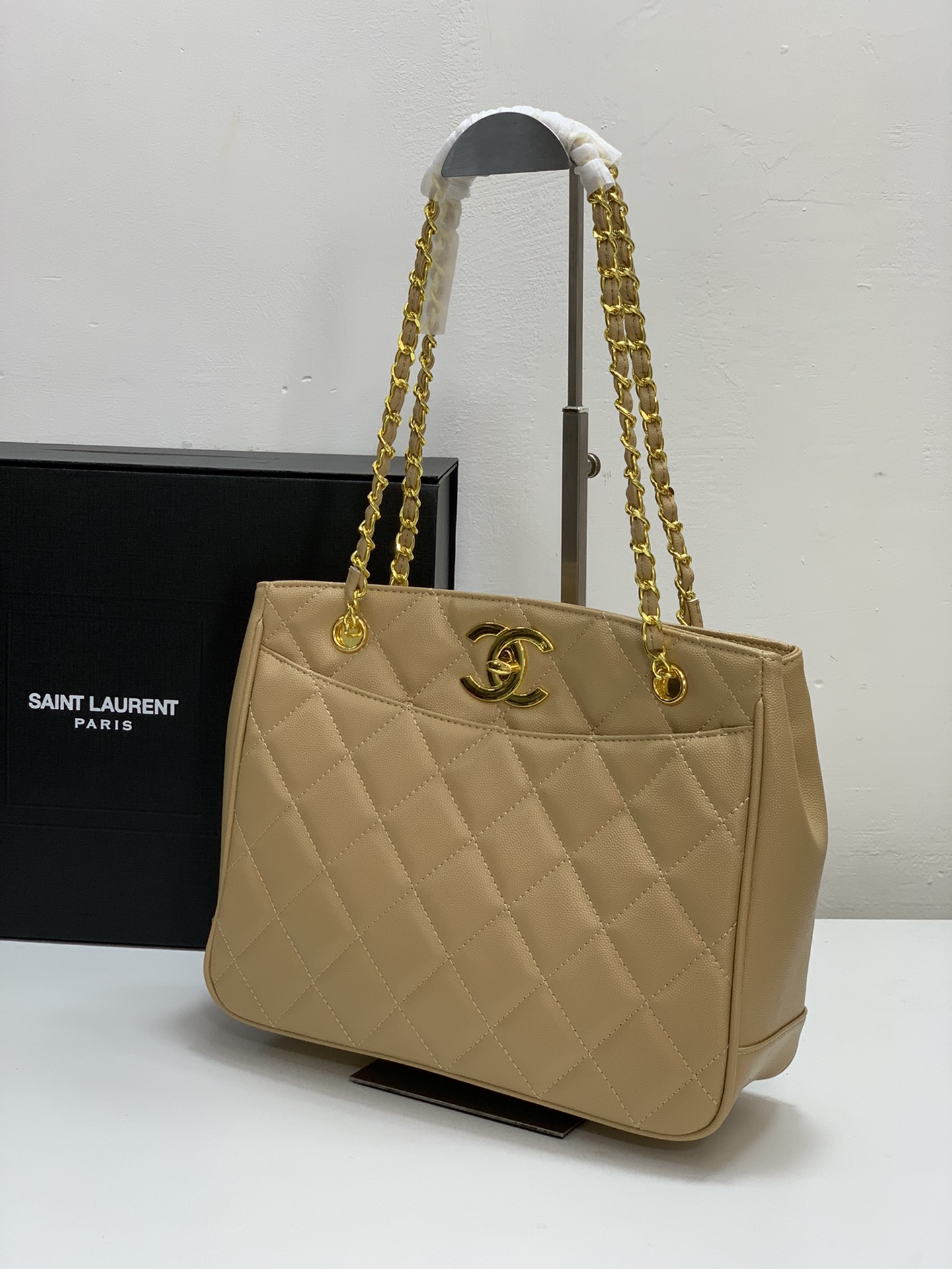 C style vintage handbag-Luxeon