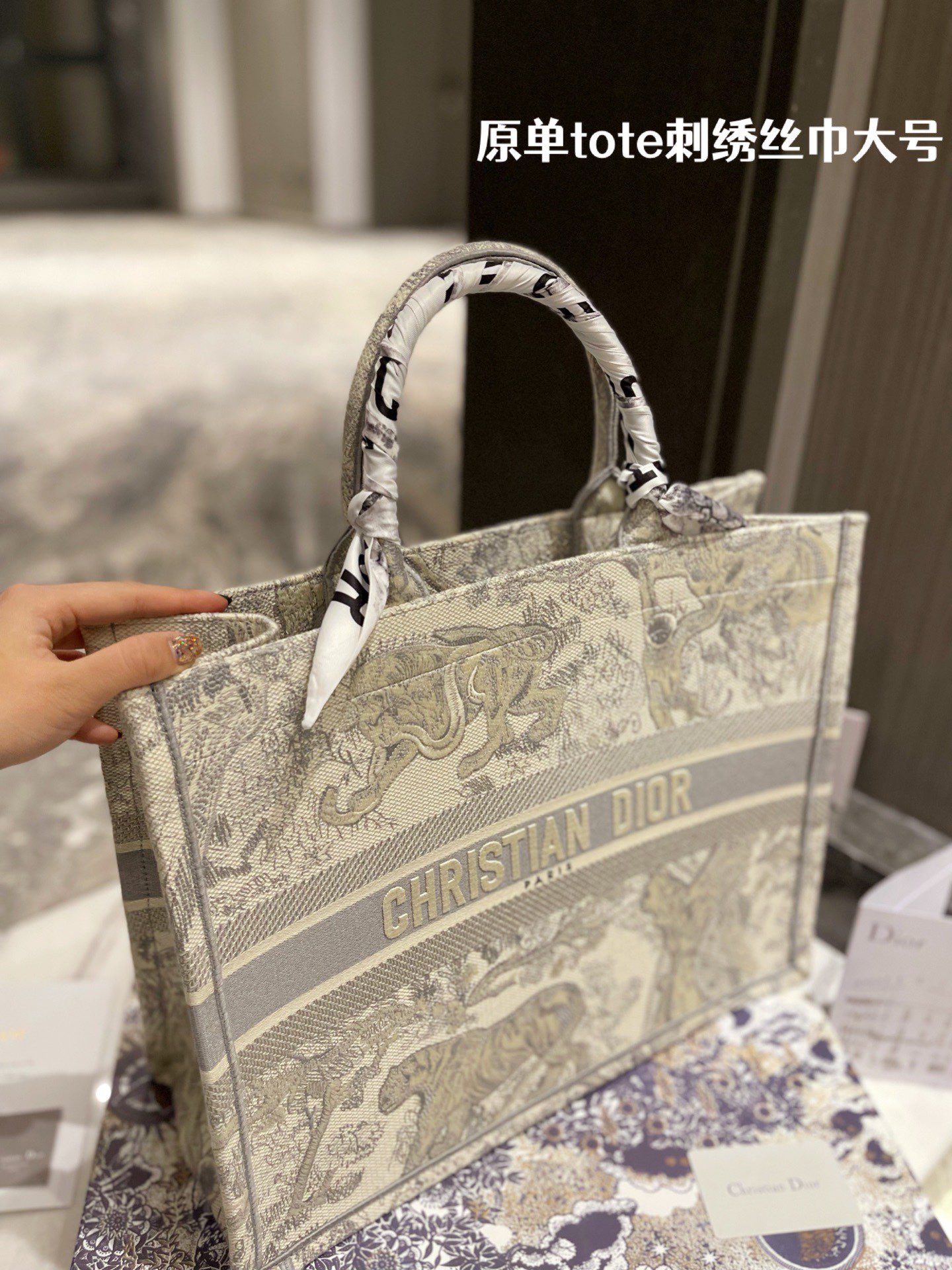 D style Book Tote Classic Handbags-Luxeon
