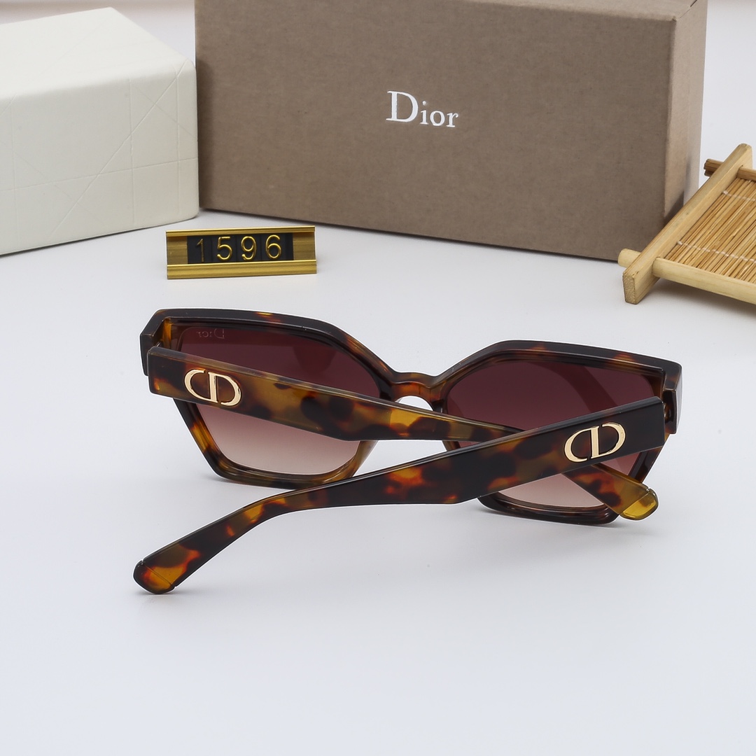 D style Women's Fashion Vintage Sunglasses-Luxeon